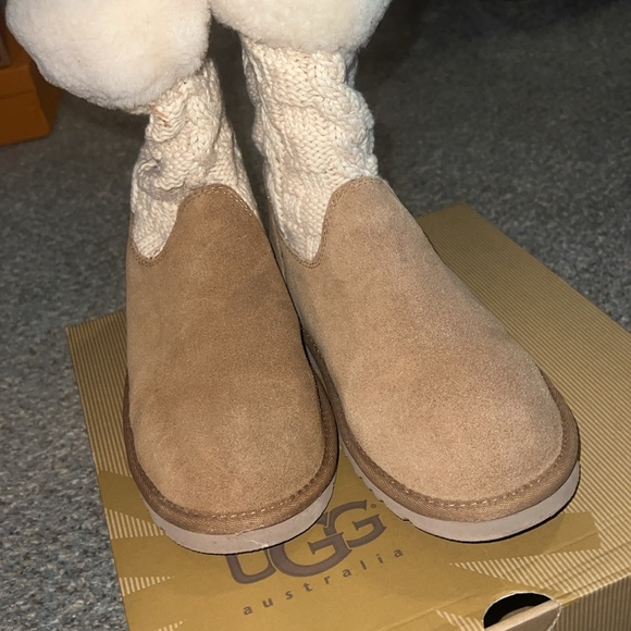 UGG boots. 4 - Picture 2 of 9